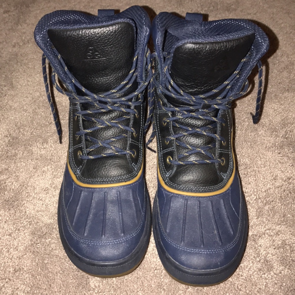 Men’s NIKE ACG BOOTS SIZE 10